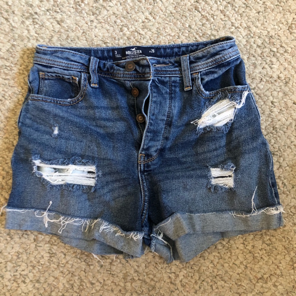 Hollister Curvy Ultra High Rise Mom Short